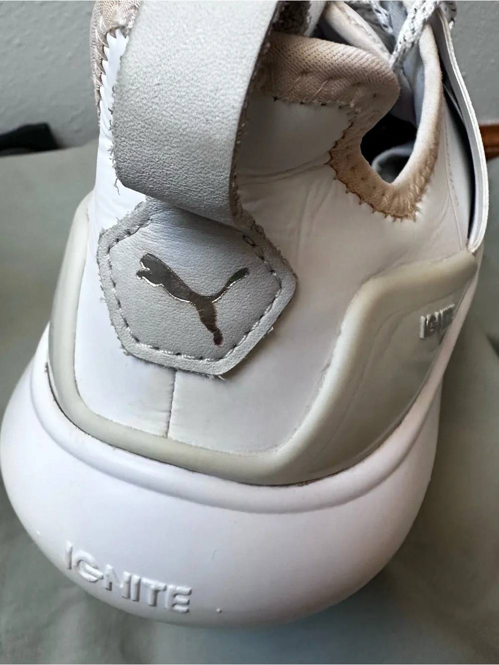 Puma Men's White and Light Gray spike less golf shoe 11
